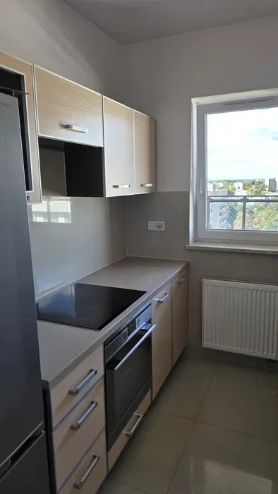 Piękne 2 pokojowe mieszkanie, METRO, oddzielna kuchnia, duży balkon, panorama z 11 piętra - 1/8