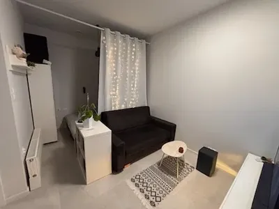 Kawalerka na wynajem 33 M2, Działki leśne, z miejscem postojowym. - miniatura 3