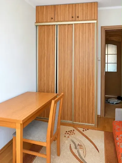 Pokój jednoosobowy w mieszkaniu studenckim - miniatura 3