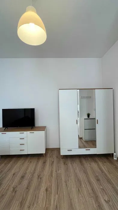 (64) Wynajmę bezpośrednio 2-pokojowe mieszkanie z osobną sypialnią – ul. Legionów 90 - miniatura 3