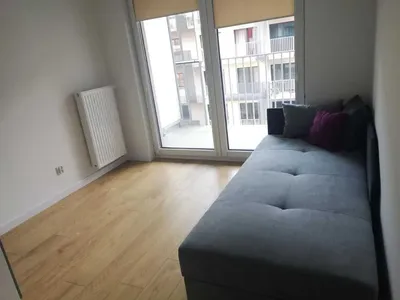 Pokój z balkonem w dwupokojowym mieszkaniu w centrum miasta - miniatura 3