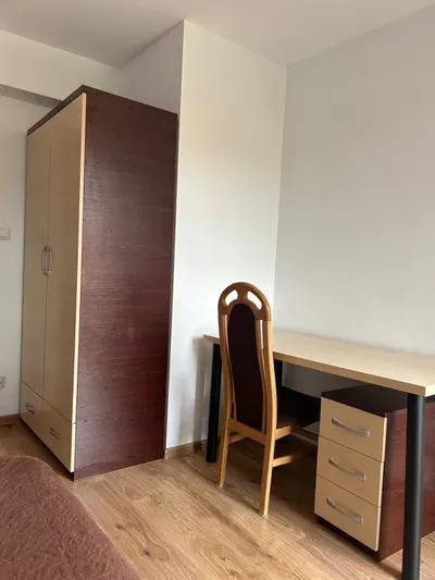 Jednoosobowy pokój z balkonem na os. Azory dla studenta/tki - miniatura 4