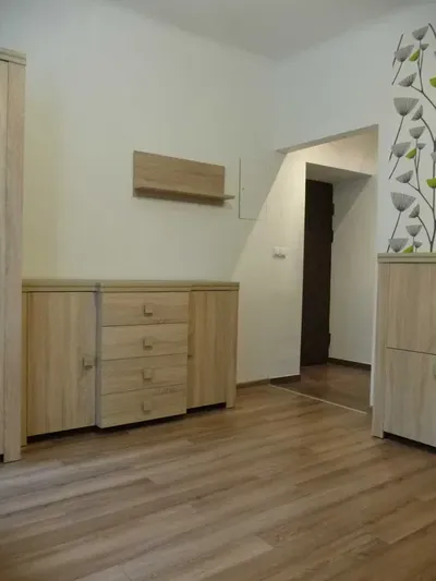 Kawalerka Grójecka/Banacha - blisko WUM - dla 1 osoby - miniatura 2