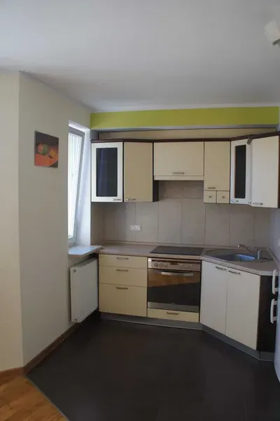 Słoneczna kawalerka 28m2 - świetnie skomunikowana - miniatura 3