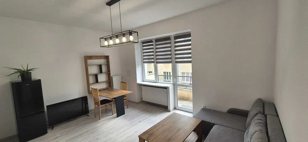 Kawalerka 25m2 śródmieście z balkonem bezposrednio - 1/7