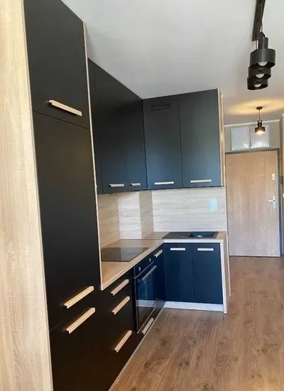 Wynajme kawalerkę ul Kreta y32m2 aneks kuchenny - miniatura 4