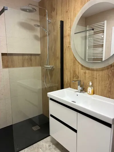 PIERWSZY NAJEM! Nowoczesne 3 pokoje (Home Office), 60m2 + garaż podziemny i boks rowerowy – ul. Srebrzyńska / Park na Zdrowiu - miniatura 2