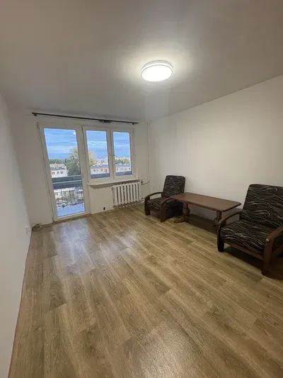 Jasne, odświeżone 2 pokoje + balkon i piwnica | Kraków Bieńczyce - miniatura 3