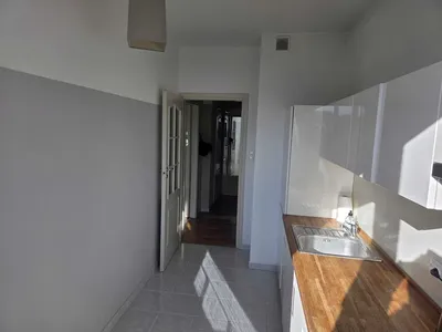 Duża kawalerka 36m² z osobną kuchnią, balkonem i klimatyzacją - Sielawy 4 Naramowice - bezposrednio - miniatura 2