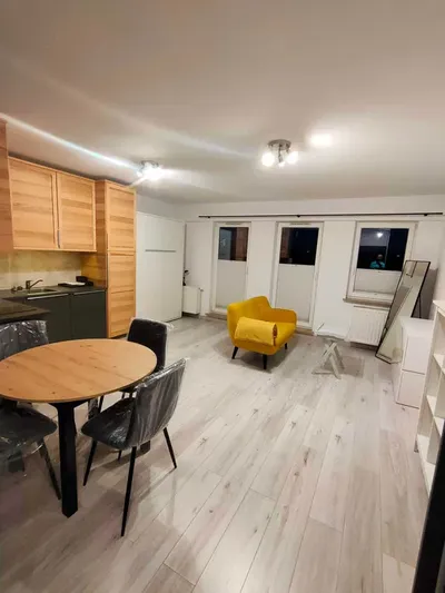 Komfortowa kawalerka na Kępie Mieszczańskiej | 33 m² | 15 min spacerem do Rynku - miniatura 2