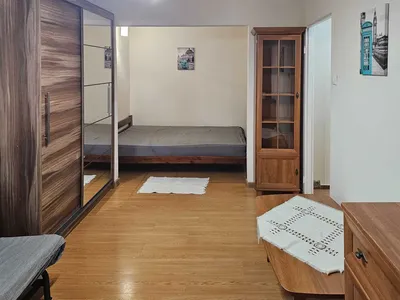 Pokój z sypialnią, osobna kuchnia, łazienka, balkon, 28m2, Mistrzejowice/os. Piastów, świeżo odmalowane, łatwy dojazd do centrum, niedaleko park - miniatura 2