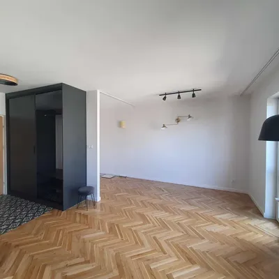Nowoczesna, zadbana kawalerka 32 m² Poznań-Wilda - miniatura 2