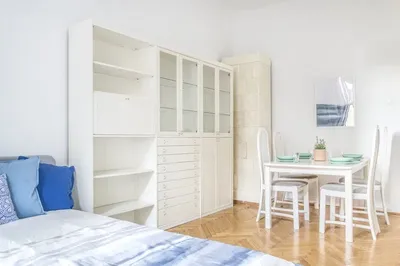 Duży pokój (18m2) w czteropokojowym mieszkaniu blisko Galerii Kazimierz - miniatura 3