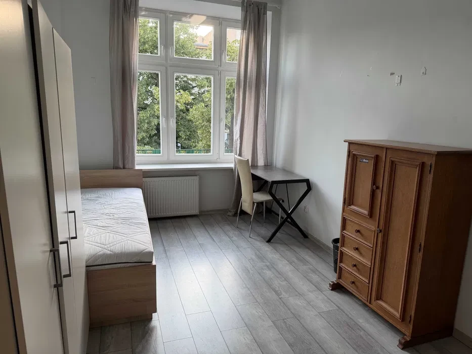 Pokój do wynajęcia w centrum Łodzi dla studentów - 1/7