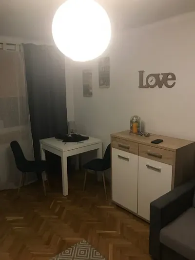 Kawalerka do wynajęcia blisko miasteczka Uniwersyteckiego - miniatura 5