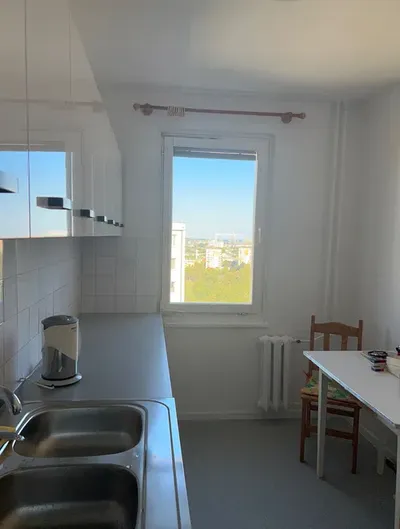 3-pokojowe z widokiem na zatokę i las, po remoncie, dobrze skomunikowane - miniatura 2