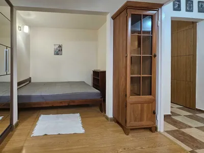 Pokój z sypialnią, osobna kuchnia, łazienka, balkon, 28m2, Mistrzejowice/os. Piastów, świeżo odmalowane, łatwy dojazd do centrum, niedaleko park