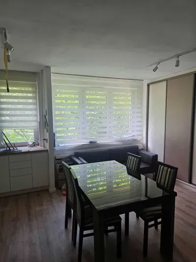 Wynajmę w pełni umeblowane 3 pokojowe mieszkanie z dużym balkonem wśród bzów i lasu w Borku Fałęckim - 46 m2 - 2 pokoje + salon z kuchnią