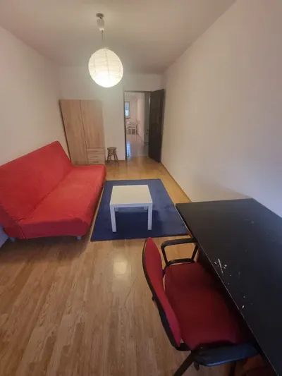 Przestronny pokój dla dziewczyny w spokojnej okolicy - miniatura 2
