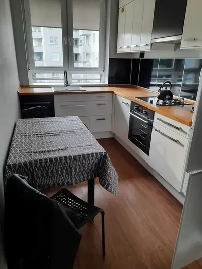 Cudowne mieszkanie na Bródnie! TOP LOKALIZACJA! Obok Metra Kondratowicza! Wynajem / 2 pokoje/ oddzielna kuchnia / duży balkon - miniatura 3