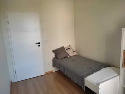 Pokój 1-osobowy dla studentki/pracującej w 3-pokojowym mieszkaniu - miniatura 2