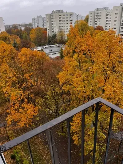 Room in Sady Żoliborskie with a balcony, close to Arkadia. 3-month contract with the possibility of extension. - miniatura 2