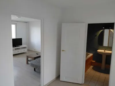 Wynajem mieszkania 50.6 m2, 2 pokoje Warszawa Bielany przy Alei Reymonta. - miniatura 4