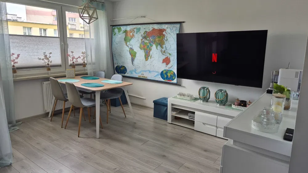 Piękne mieszkanie 42 m2 , full wyposaż. Gdynia Redłowo Powstania Wielkopolskiego - 1/8