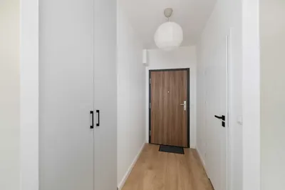 Nowoczesna kawalerka na Gocławiu | monitorowany blok | balkon | parking za szlabanem + garaż - miniatura 5