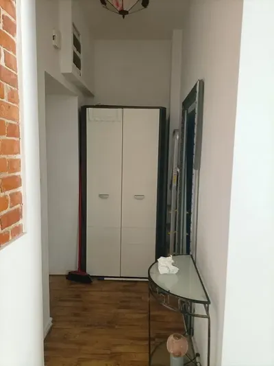 Mieszkanie grochów w odnowionej kamienicy - miniatura 3