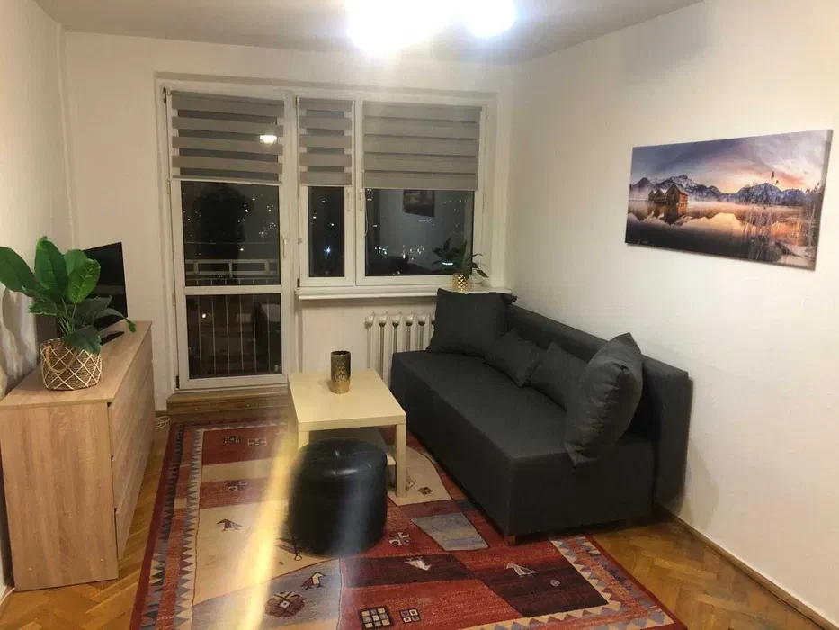 WYNAJMĘ przytulne komfortowe mieszkanie przy ulicy. PRZYJAŹNI 9 POZNAŃ - 1/7