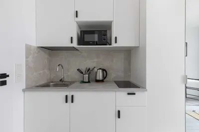 NOWA NIZSZA CENA - IDEALNA OFERTA DLA STUDENTA - samo centrum, przy dworcu Fabrycznym, UŁ OBOK przy Narutowicza cena 1600 zł - miniatura 3