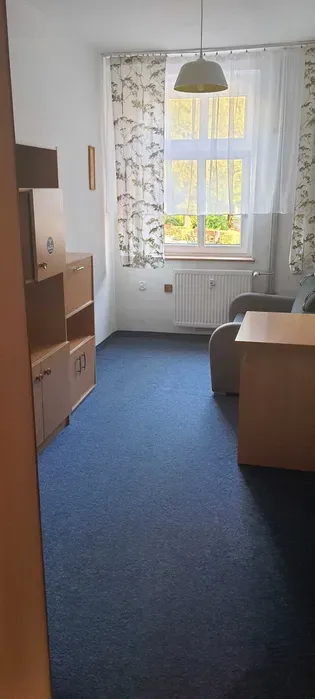 Wynajmę 2 pokoje z kuchnią i łazienką