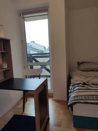 Przytulny pokój dla studentki - mieszkanie dwupokojowe - miniatura 2