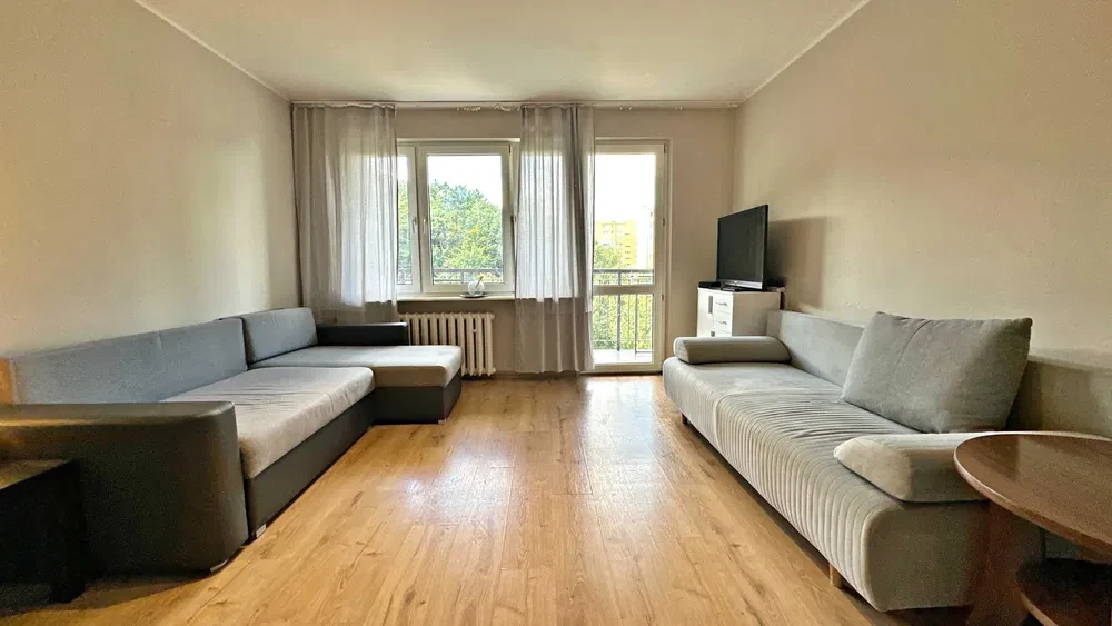 Wynajmę od zaraz duży pokój z balkonem. Gdynia SKM Cisowa - 1/7