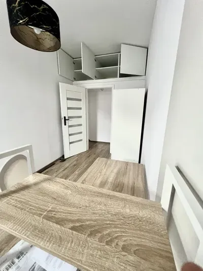 Jasny pokój - zadbane mieszkanie - blisko Akademia Krakowska - miniatura 2