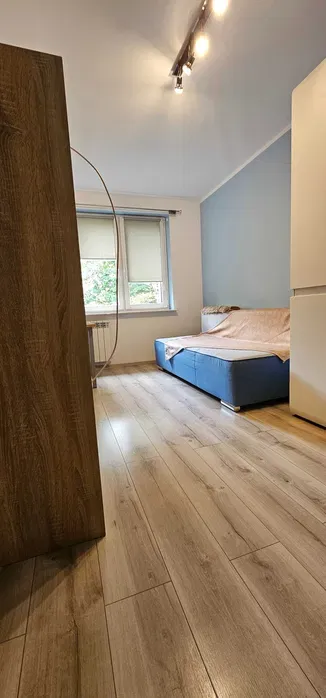 Dwa ładne pokoje z balkonem Rezerwacja - miniatura 4