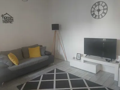 Wynajmę kawalerkę na Aluzyjnej z miejscem w garażu w cenie