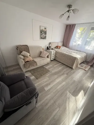 Wynajmę mieszkanie na 3 miesiące - miniatura 3