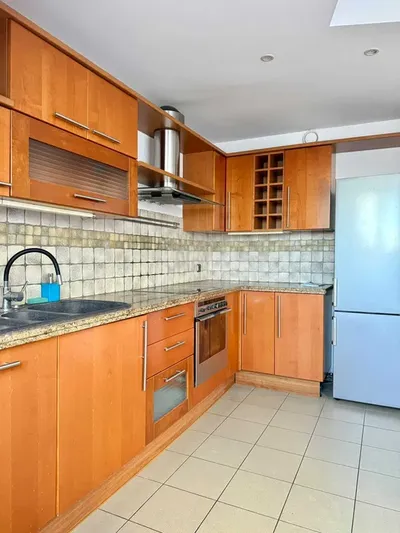 Przestronne, dwupoziomowe, 4-pokojowe mieszkanie dla 4-6 osób, o powierzchni 99 m² z garażem – Gdynia Dąbrowa, ul. Miętowa - miniatura 2