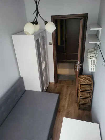 Dziewczynie, pokój, 7m2 Bródno, Wyszogrodzka - miniatura 2