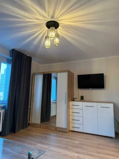 Kawalerka 25 m² obok silesia city center - miniatura 3