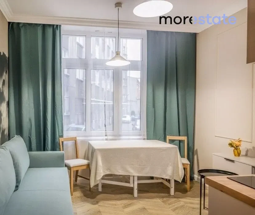 Przytulna kawalerka na Starym Mieście - 1/8