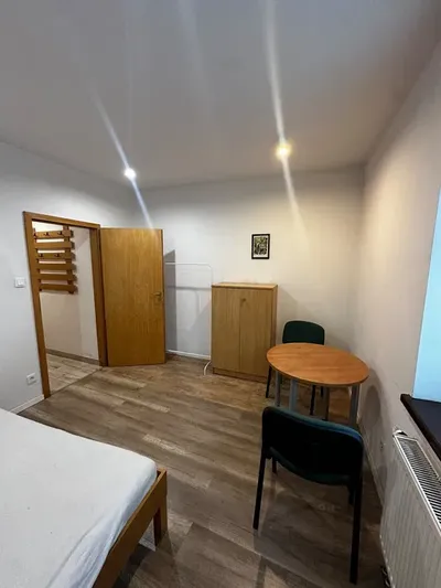 kawalerka do wynajęcia obok lotniska Chopina - miniatura 2
