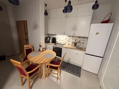 Kawalerka na wynajem 33 M2, Działki leśne, z miejscem postojowym. - miniatura 2