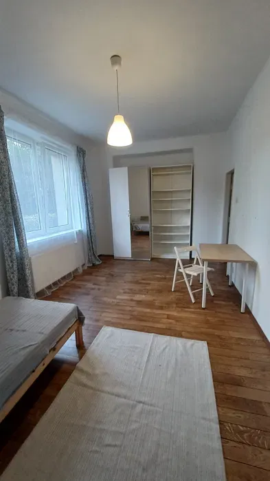 Przestronny pokój dla studentek - miniatura 3