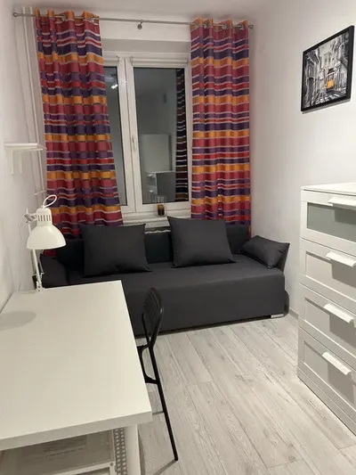 Przytulny pokoj dla studentki w centrum miasta! - miniatura 2