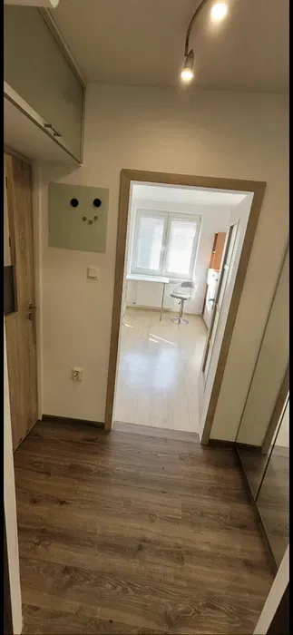 Kawalerka- 2 pokoje, ok. 30 m², Praga-Północ, 11 Listopada, parking - miniatura 5