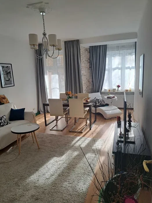 Przestronne mieszkanie 3-pokojowe, 80 m² – kamienica na Wildzie, Poznań - 1/7