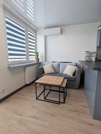 Nowoczesna klimatyzowana kawalerka w centrum Rzeszowa - miniatura 3